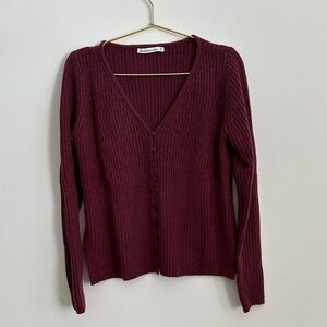 NWOT Abercrombie V-Neck Top SIZE M